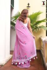 Purple Pure Mull Cotton Less Border Hand Painted Saree - Image 4