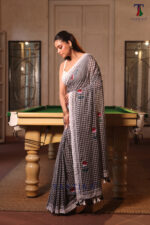Black Pure Mull Cotton Less Border Hand Painted Saree - Image 3