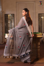 Black Pure Mull Cotton Less Border Hand Painted Saree - Image 4